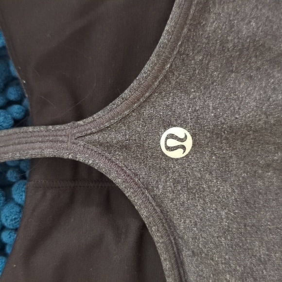 Lululemon Grey Workout Tank, Size 6 - Picture 4 of 5